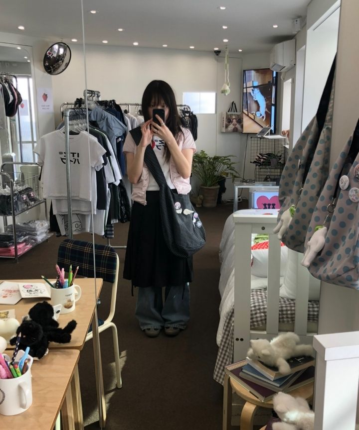 ITZAVIBE☆REVERSIBLE STRIPE BAG MUSINSA | ITZAVIBE REVERSIBLE STRIPE BAG