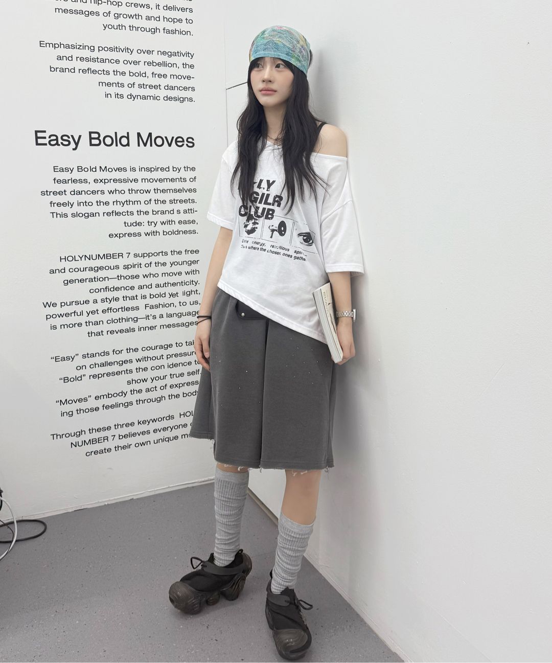 tシャツ 「HOLY NUMBER 7」OFF-SHOULDER HOLY GIRL CLUB GRAPHICS  SHORT-SLEEVED T-S HOLY NUMBER 7 tシャツ 「HOLY 7」OFF-SHOULDER GIRL CLUB