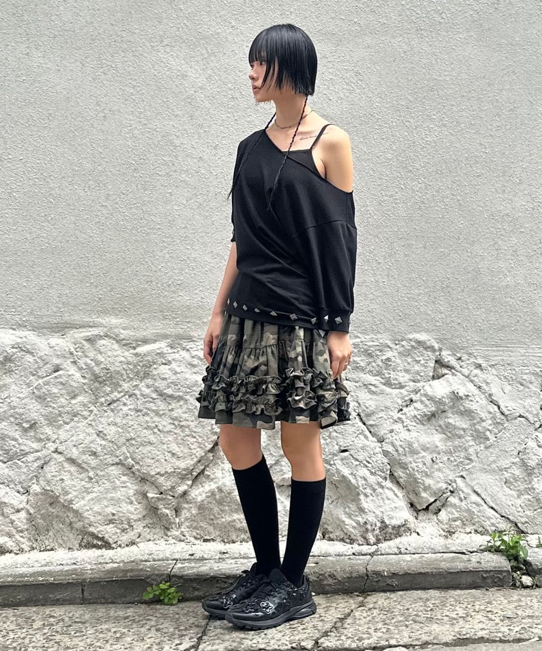 MUSINSA | SCULPTOR Stud Half Sleeve Sweatshirt Black
