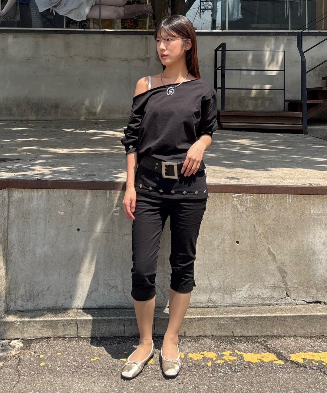 【SCULPTOR】Stud Half Sleeve Sweatshirt Black Stud Half Sleeve Sweatshirt Black – Sculptor