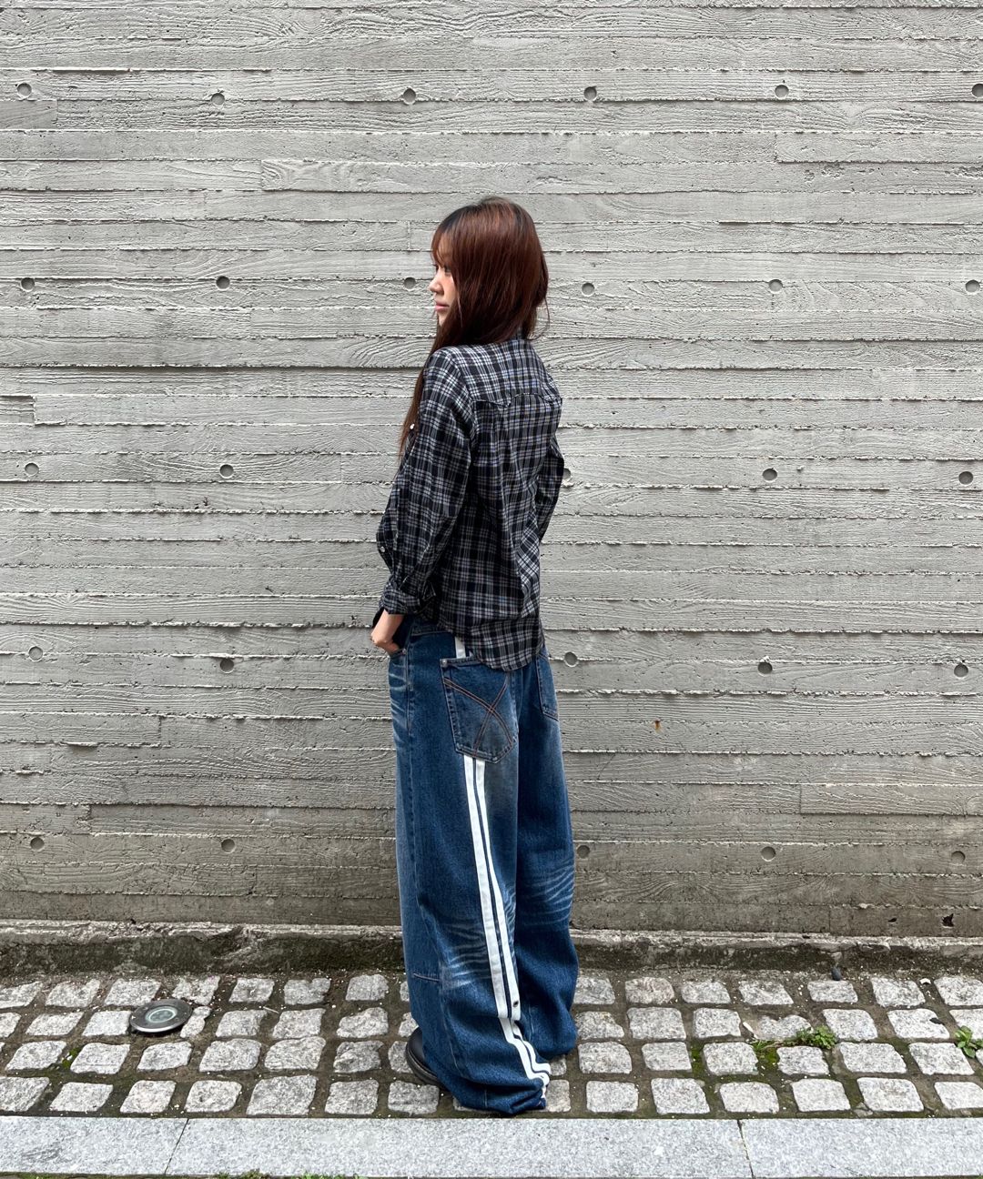 아캄(AAKAM) 2-Lined Eyelet Washed Denim Pants (Blue) - 사이즈
