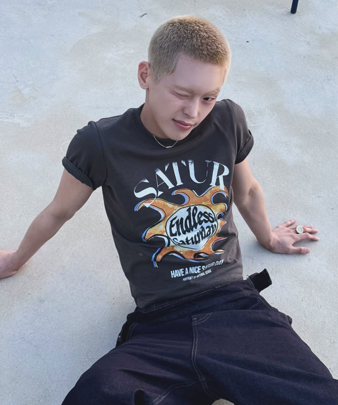 SATUR]Sun Retro Graphic Tシャツ☆新作・24SS☆ (SATUR/Tシャツ