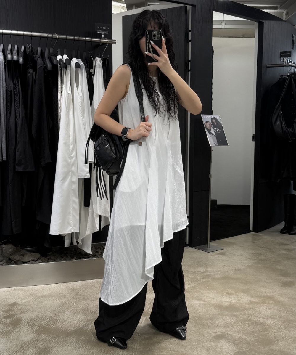 韓国商品/TREEMINGBIRD Glide Nylon Pintuck One-piece Glide Nylon Pintuck One-piece [ White ] - TREEMINGBIRD