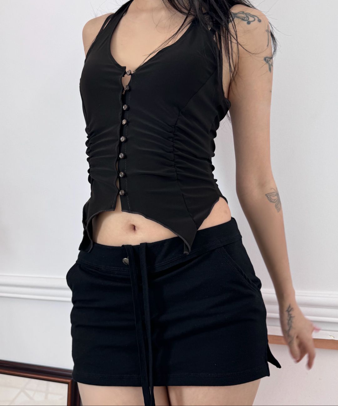 ワンピース Hannah Baisc Mini Skirt Charcoal MUSINSA公式 | PLEASENOFOLLOW Hannah Baisc Mini Skirt (Charcoal)