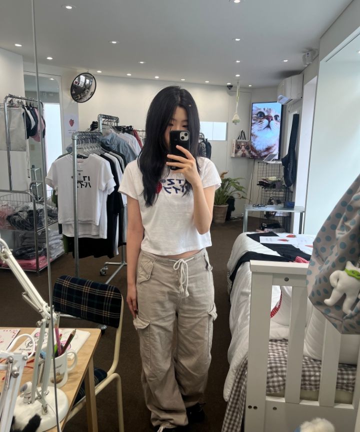 MUSINSA | ITZAVIBE STRAWBERRY LOGO SLIM T SHIRT - WHITE
