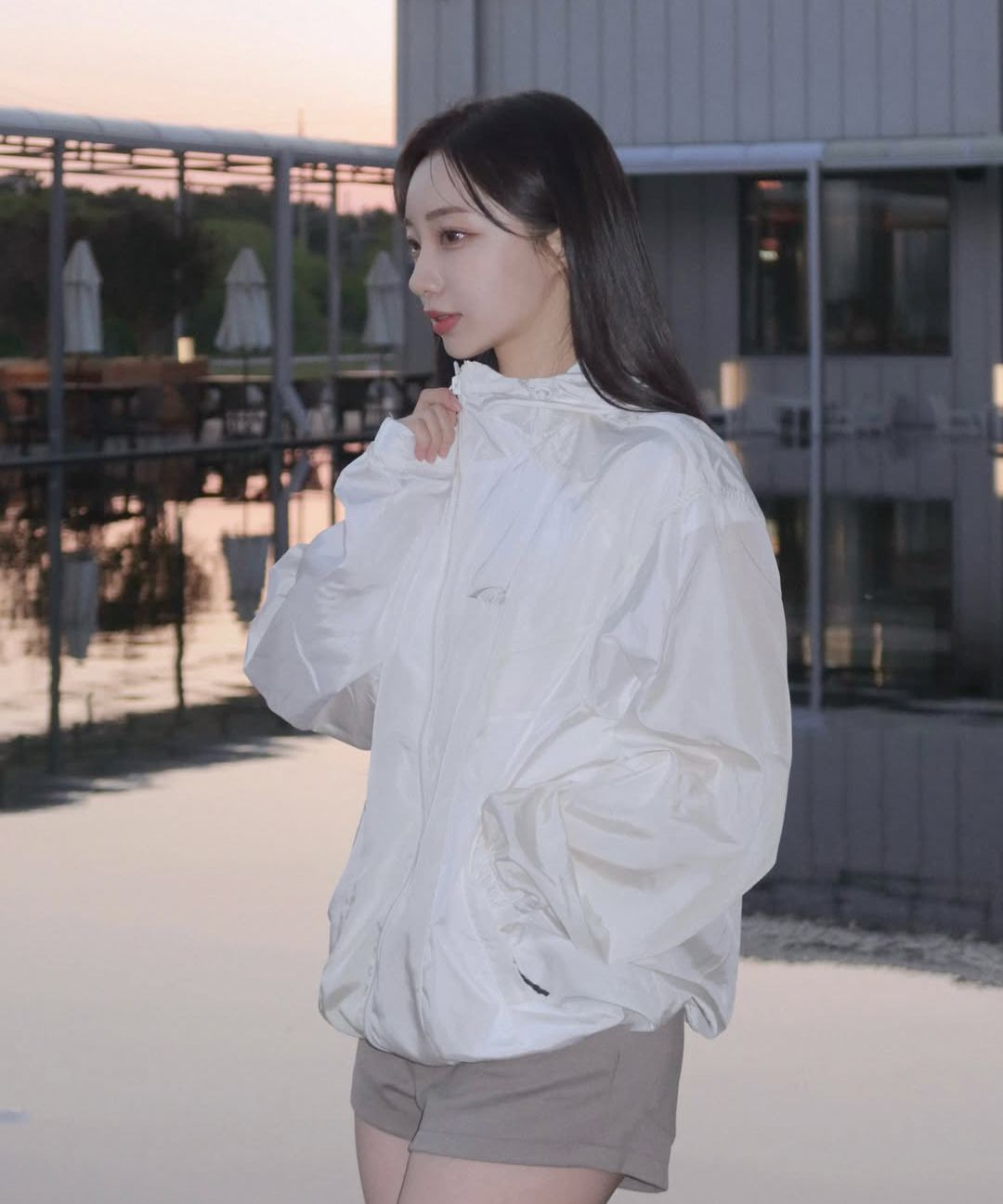 MUSINSA | CAVISH GRADATION WIND BREAKER IVORY(CV2ESUB961A)