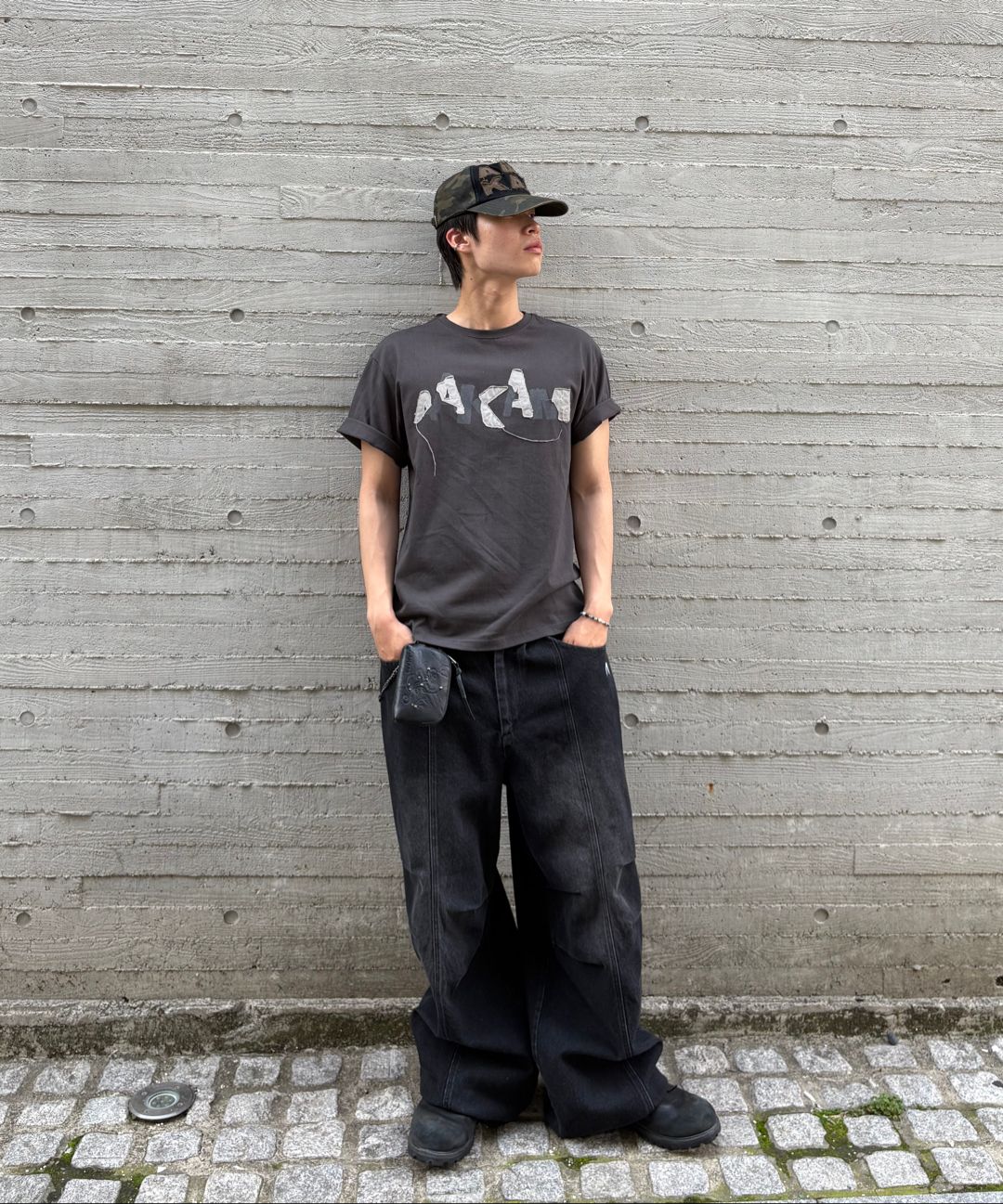 MUSINSA公式 | AAKAM Knee Pin-tuck Washed Denim Pants (Blue)