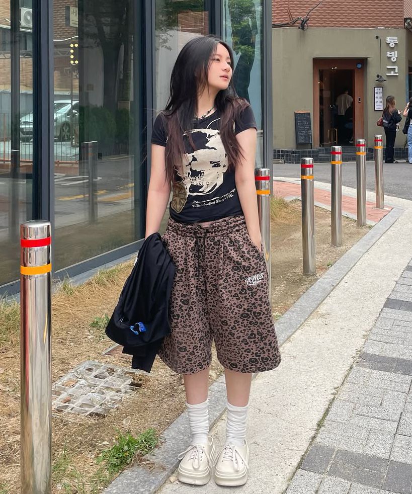 【AMBLER】 Heart Bear Leopard Pants Bermuda One-Tuck Shorts MUSINSA | AMBLER Heart Bear Leopard Pants Bermuda One-Tuck