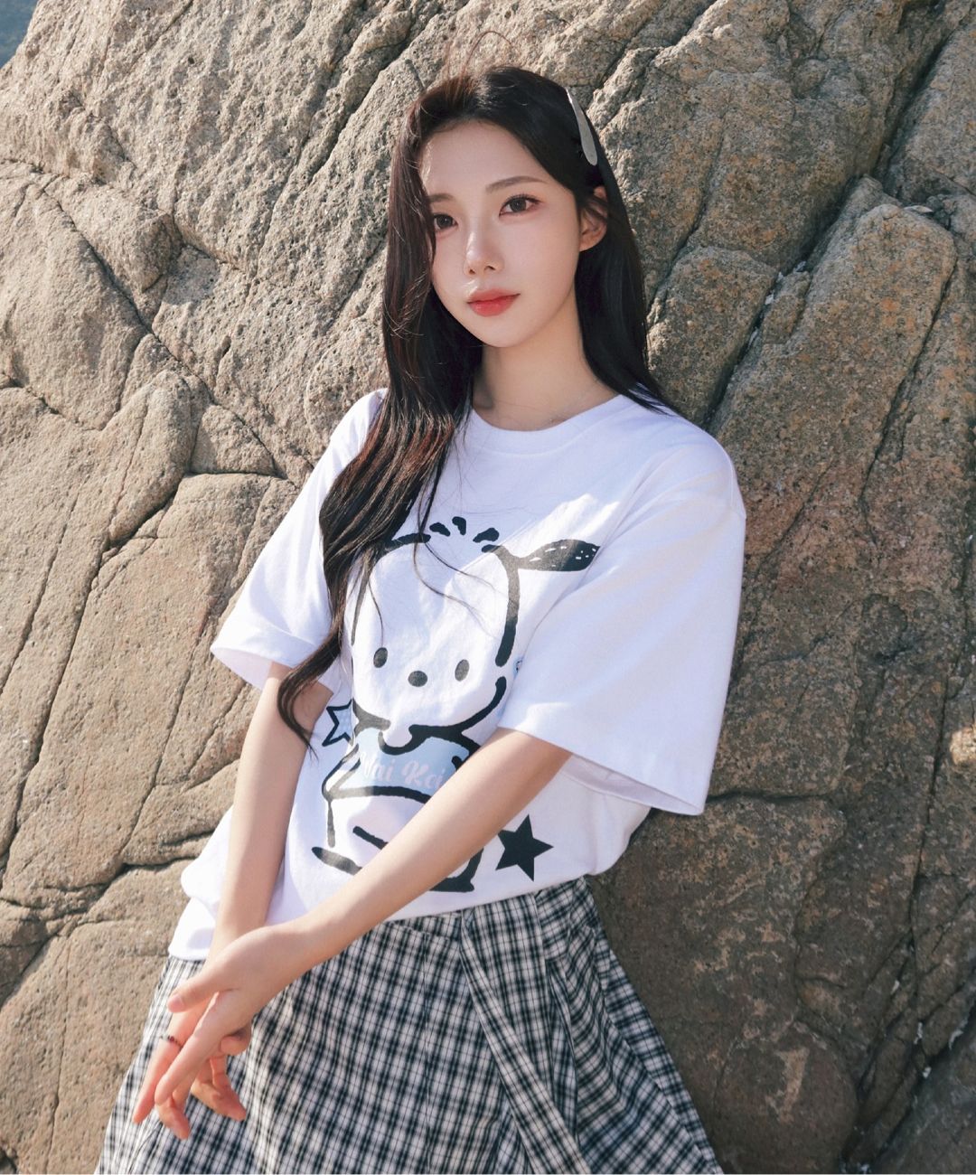 MUSINSA | WAI KEI Pochaco with star short sleeve t-shirt black