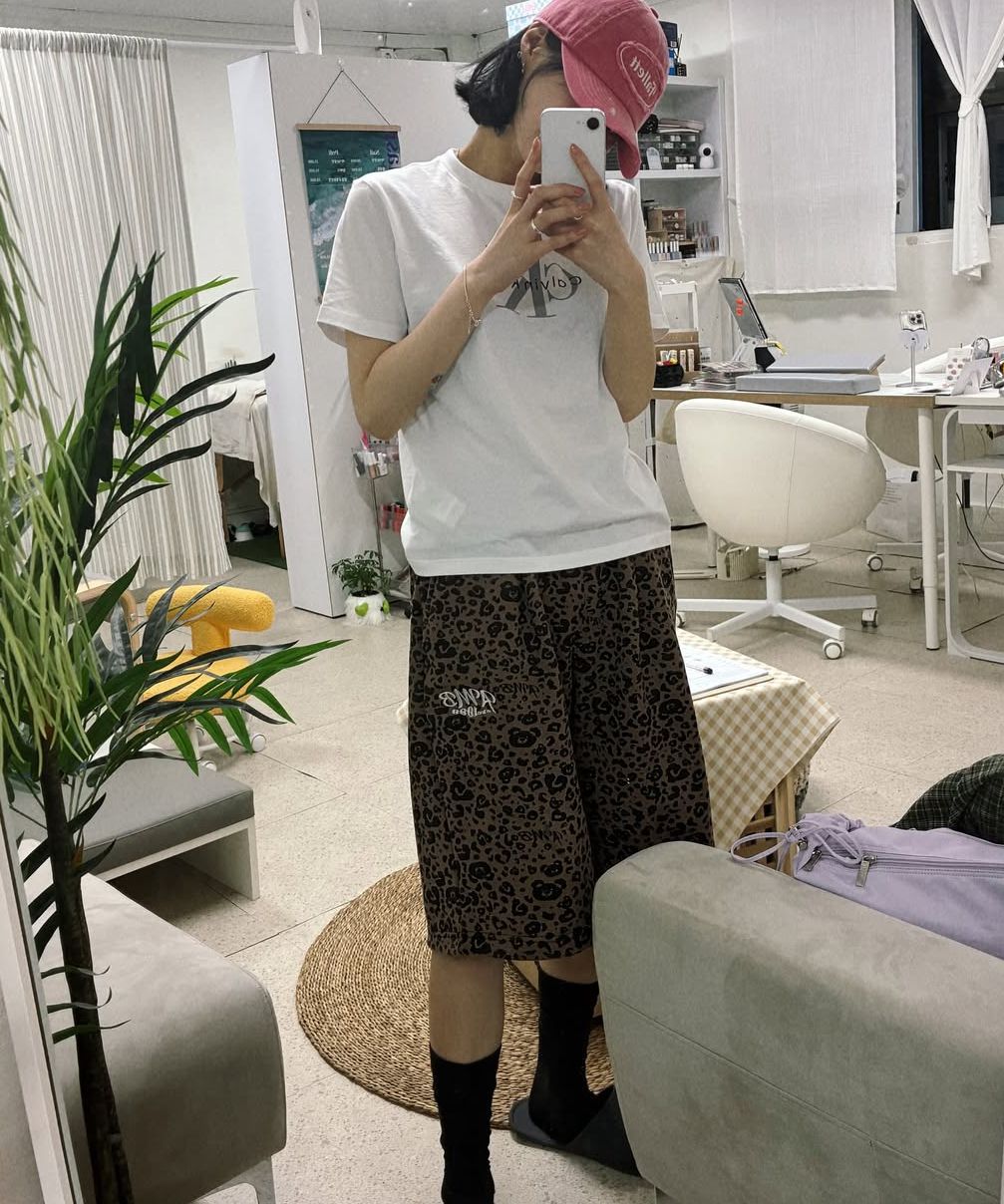【AMBLER】 Heart Bear Leopard Pants Bermuda One-Tuck Shorts MUSINSA | AMBLER Heart Bear Leopard Pants Bermuda One-Tuck