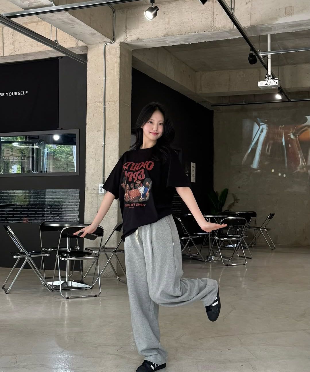 MUSINSA | 1993STUDIO 93 Wide Balloon Sweatpants (2 colors)