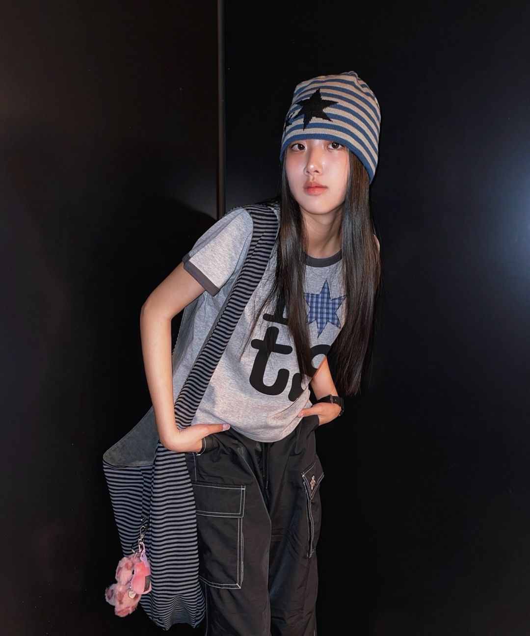 MUSINSA | ITZAVIBE REVERSIBLE STRIPE BAG