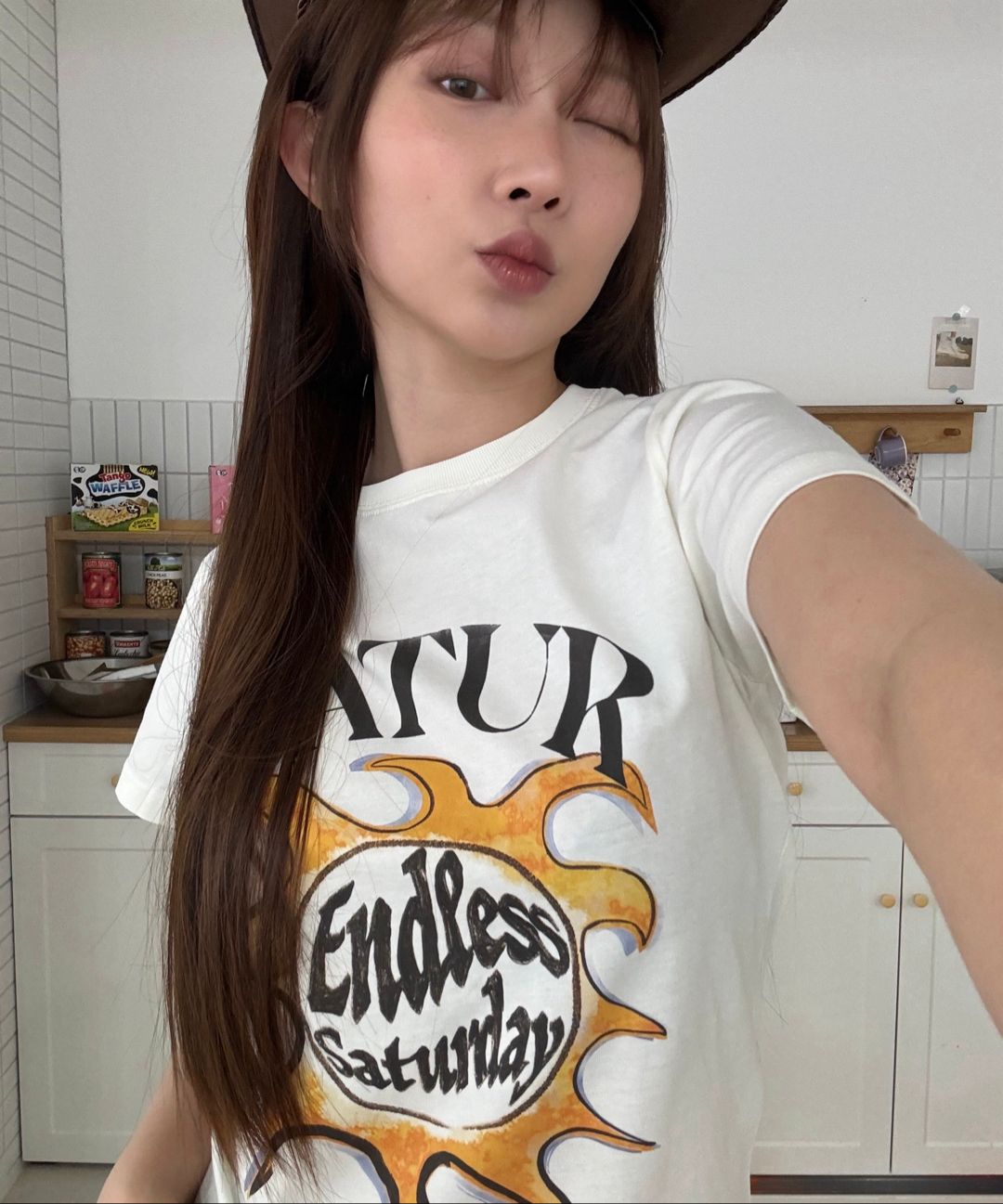 【SATUR】 Sun Retro Graphic Short Sleeve T-Shirt /追跡付 MUSINSA公式 | SATUR Sun Retro Graphic Short Sleeve T-Shirt