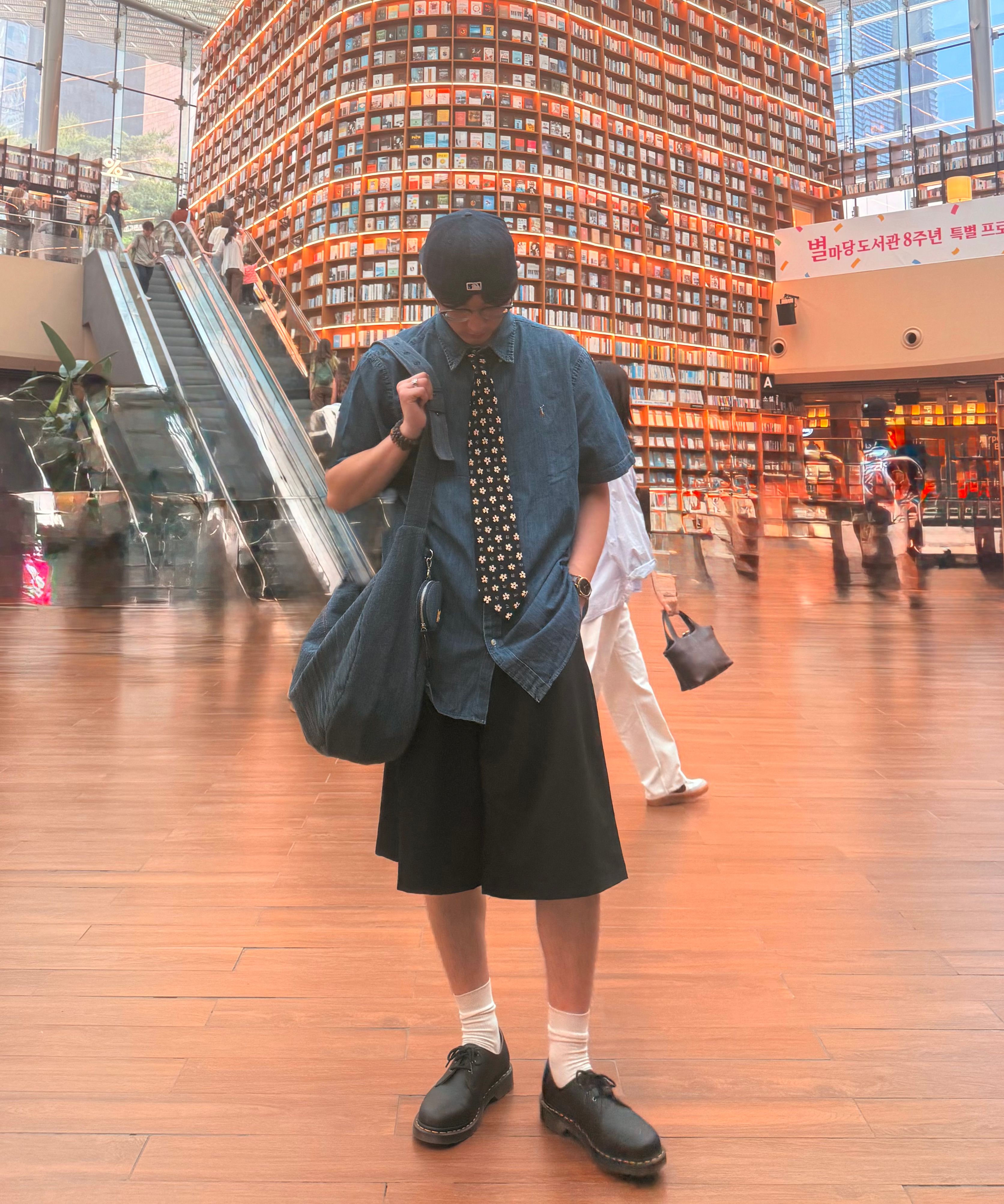 ★MIMTHEWARDROBE★MONTA MESSENGER BAG★ MUSINSA | MIMTHEWARDROBE Monta crack leather messenger bag_Brown