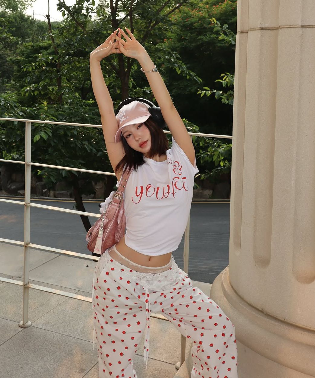 MUSINSA公式 | YOUHEE OFF-SHOULDER T-SHIRTS WHITE