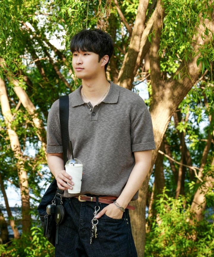 ★MIMTHEWARDROBE★MONTA MESSENGER BAG★ MUSINSA | MIMTHEWARDROBE Monta crack leather messenger bag_Brown