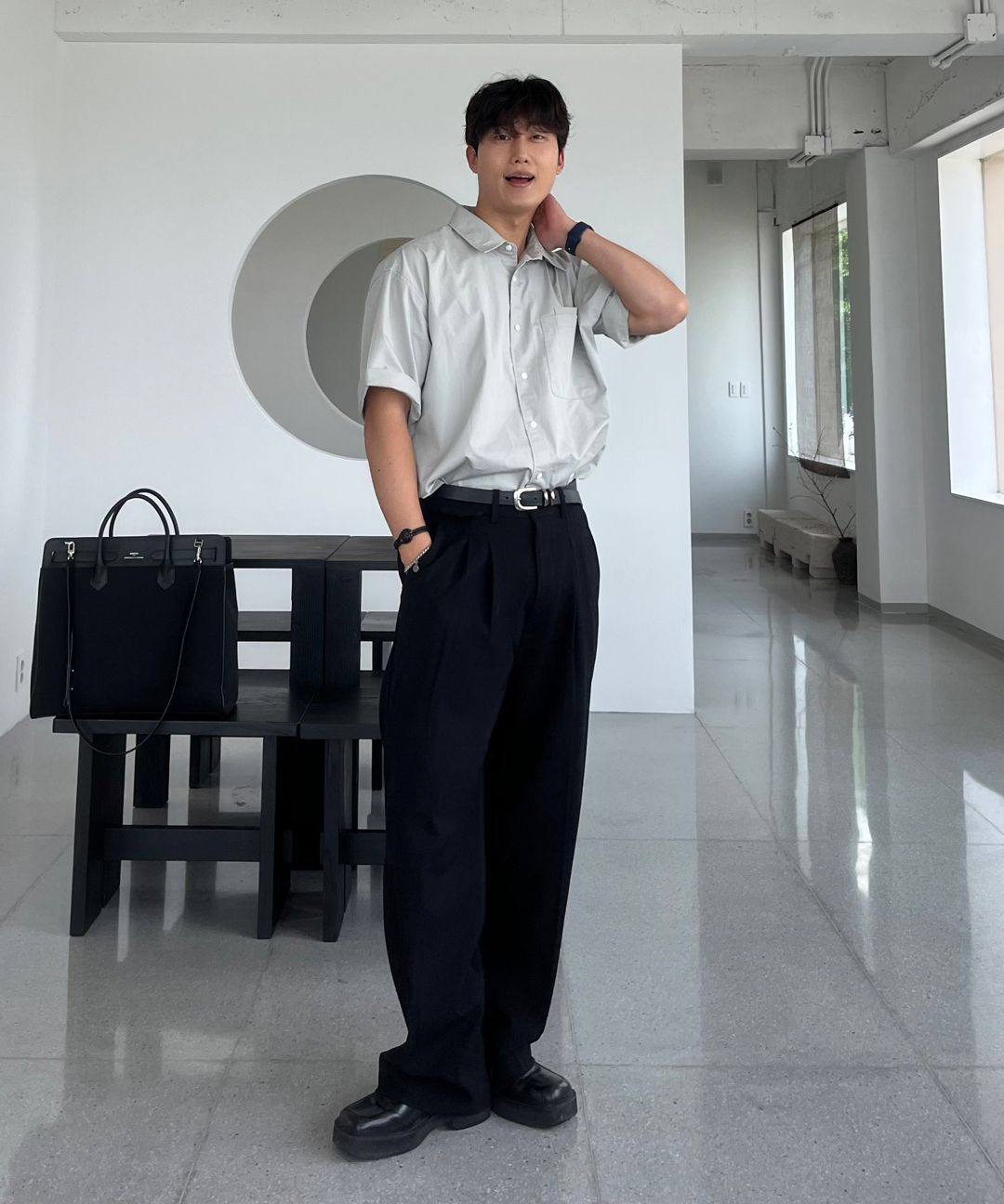 MUSINSA公式 | SIGNATURE Two-Tuck Wide Slacks [Black]