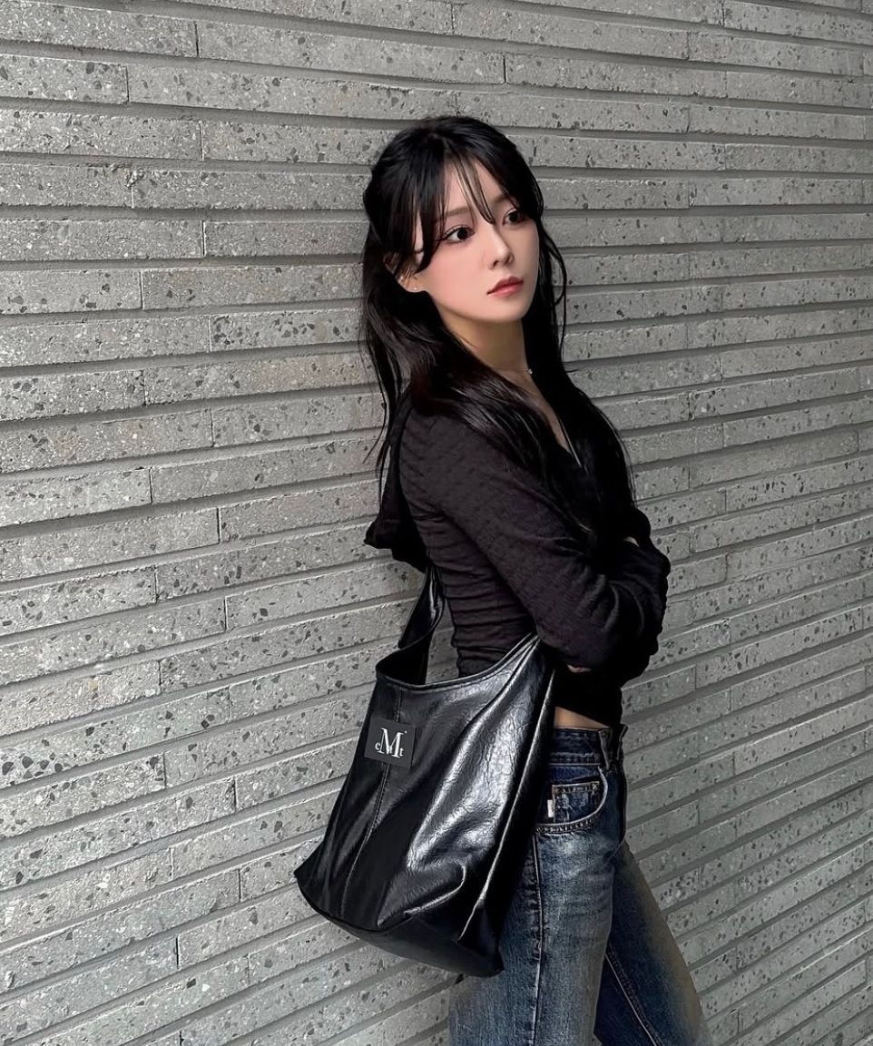 MUCENT☆大人気♪Top SignatureSide Patch Leather Shoulder Bag CHAMPS Onyx Collection 9.5 in., Black Leather Crossbody Bag