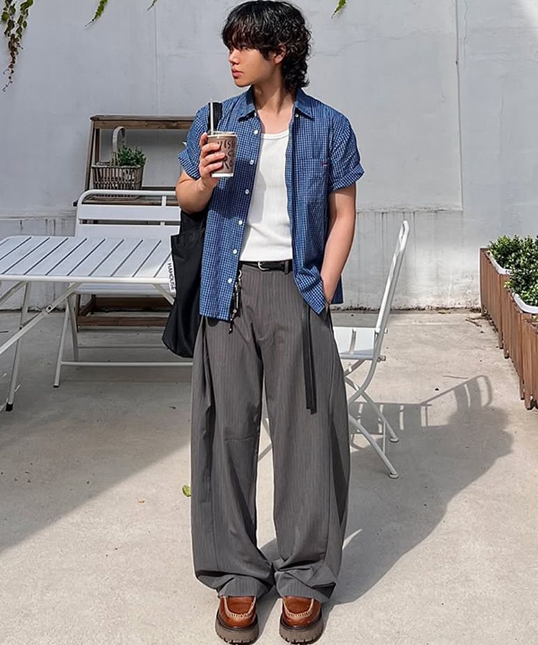 MUSINSA公式 | SIGNATURE Multi-tuck wide slacks [gray stripe]