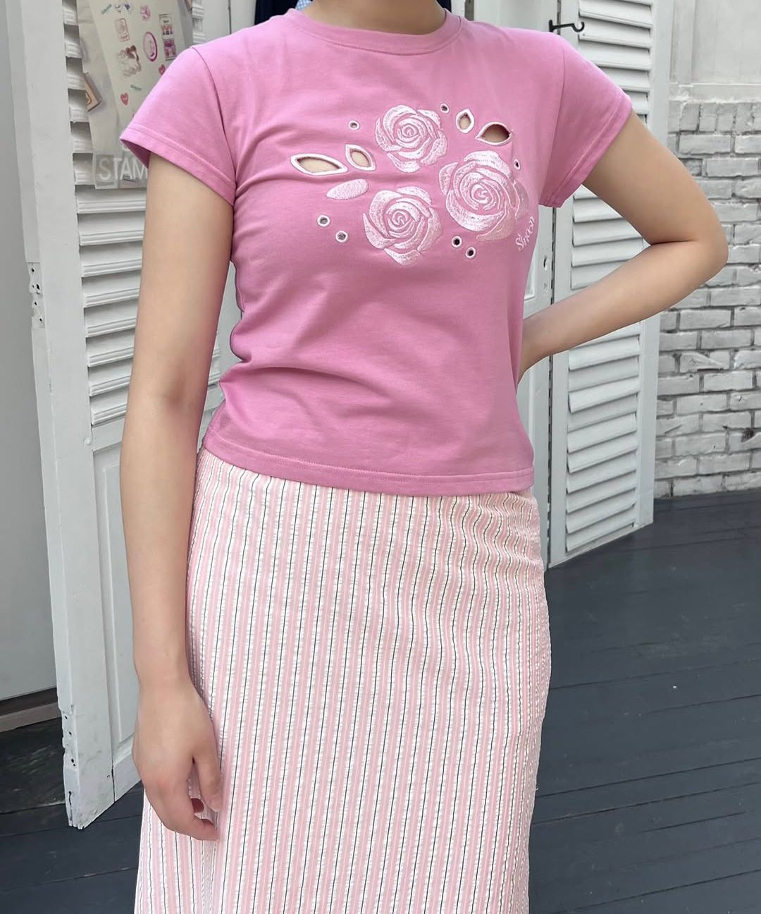 【Sinoon】 Rose Punching T-Shirt 4色 Sinoon】 Rose Punching T-Shirt 4色 (sinoon/Tシャツ