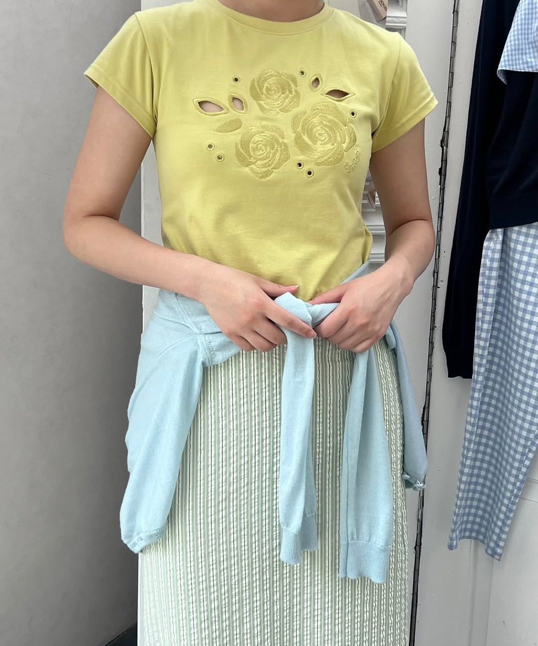 【sinoon】Rose Punching T-Shirt (4 COLORS) MUSINSA | SINOON Rose Punching T-Shirt (Navy)