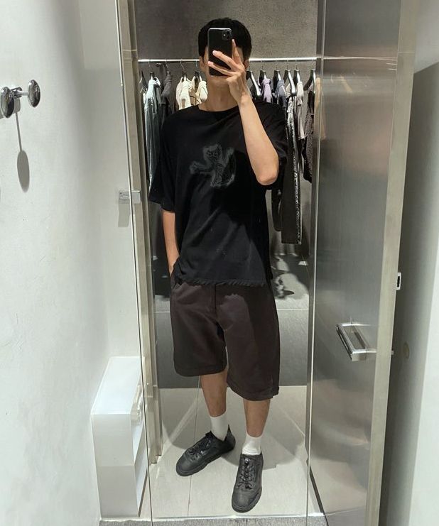 [INSILENCE] CAT GRAPHIC SHEARED T-SHIRT /追跡付 MUSINSA | INSILENCE CAT GRAPHIC SHEARED T-SHIRT OFF WHITE