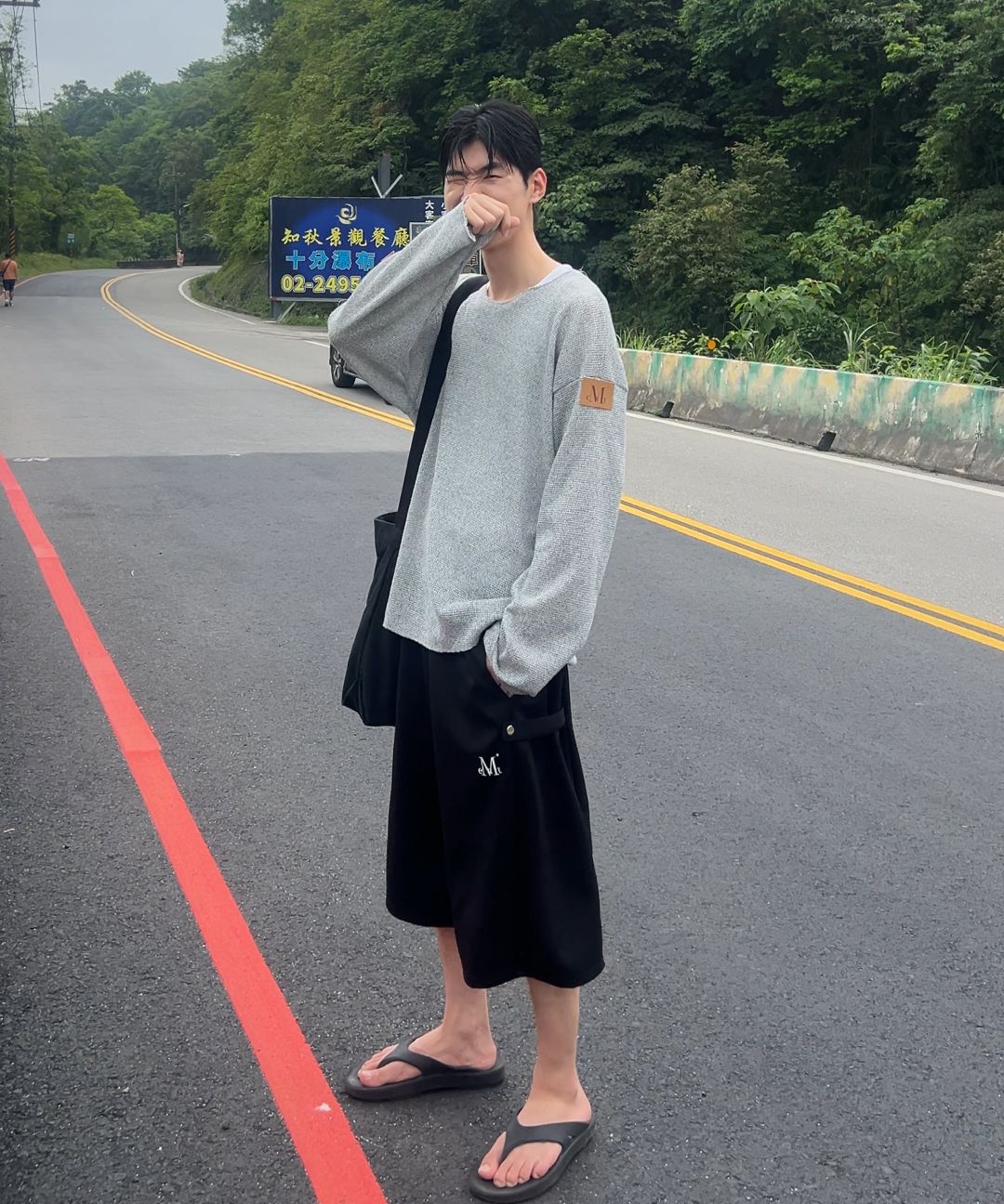 MUSINSA公式 | MUCENT Weir Side Button Sweat Bermuda Half