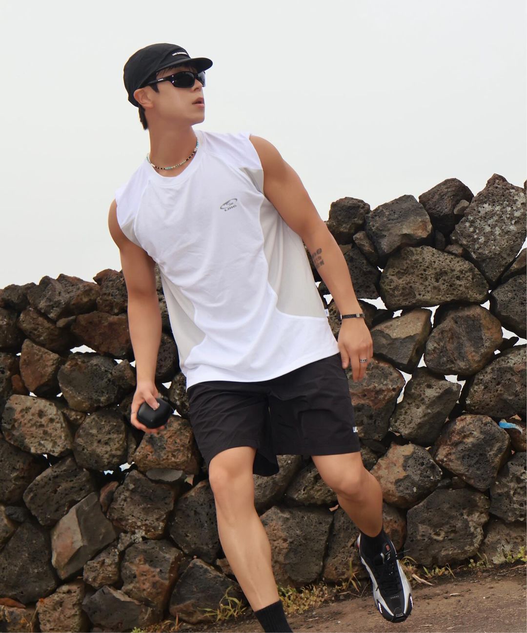 MUSINSA | LMC CURVED LINE TEE white