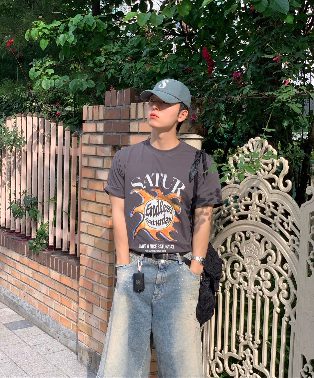 MUSINSA公式 | SATUR Sun Retro Graphic Short Sleeve T-shirt