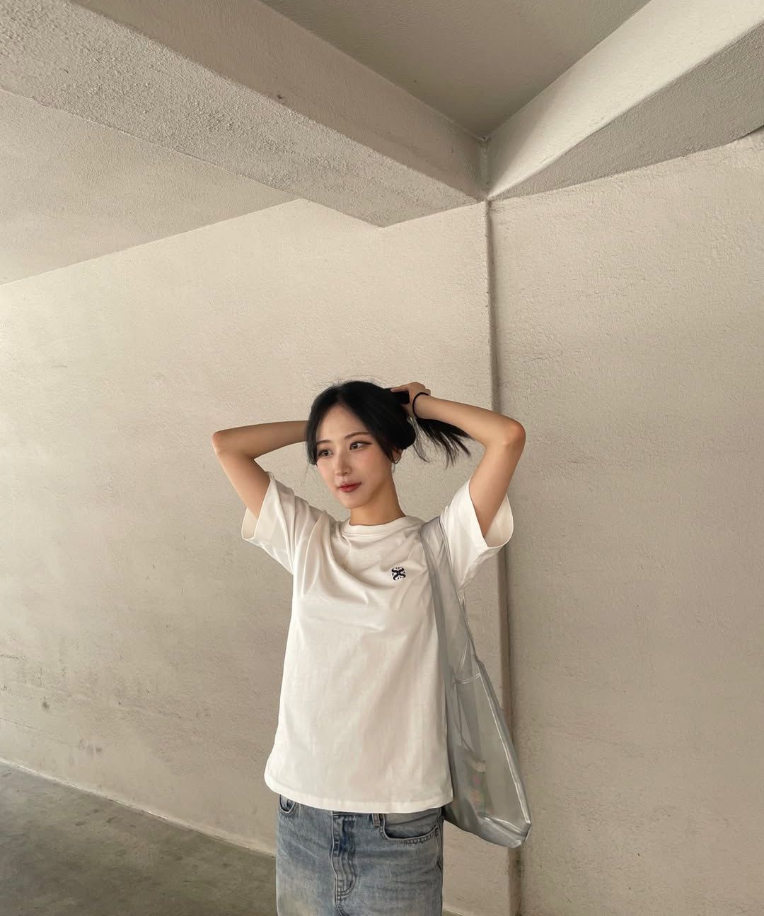 MUSINSA | SATUR Small logo printing short sleeve t-shirt 2COLOR