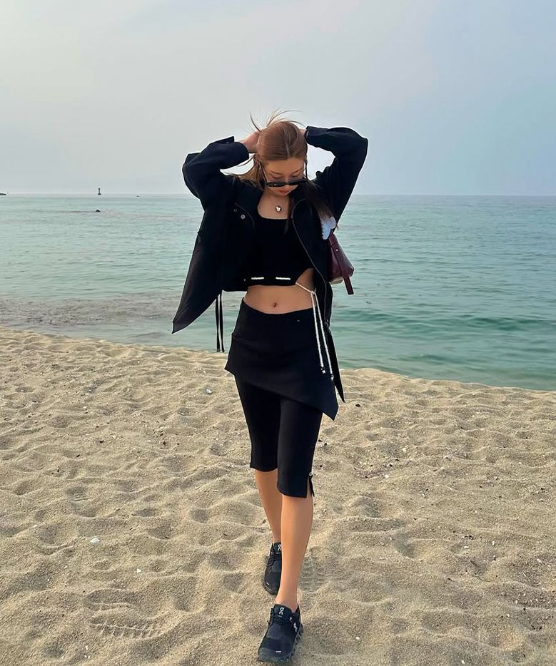미세키서울(MISEKI SEOUL) Capri wrap skirt pants SET BLACK - 사이즈