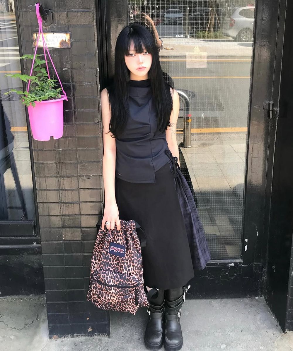 ★MISEKI SEOUL★ COWL NECK PINTUCK SLEEVELESS MUSINSA | MISEKI SEOUL Cowl neck pintuck sleeveless BLACK