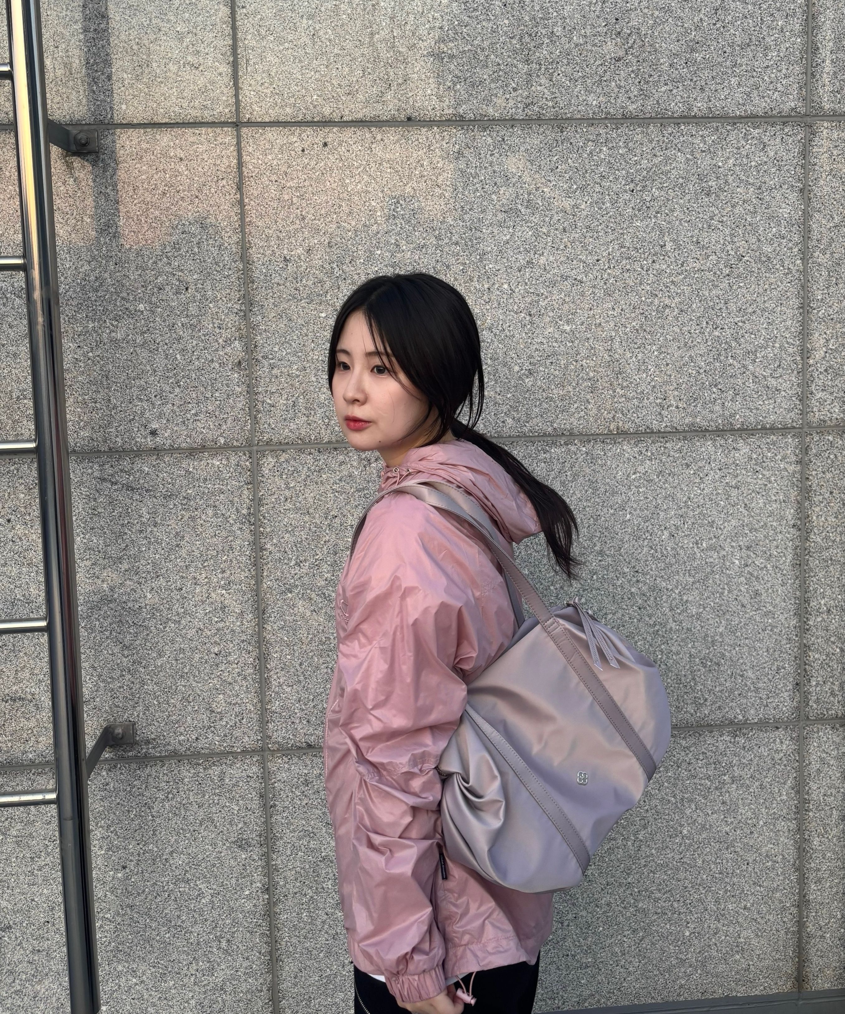 MUSINSA | HEEARI Aurora shirring duffle bag_black