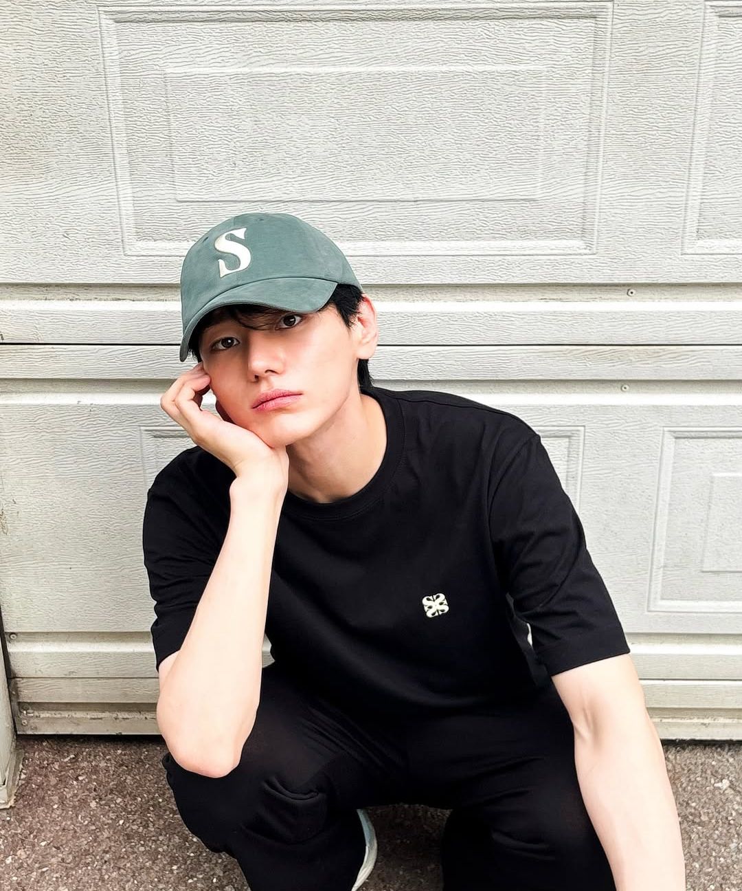 ■SATUR■ Small Logo Print Short Sleeve T-Shirt 2COLOR SA242 MUSINSA | SATUR Small logo printing short sleeve t-shirt 2COLOR
