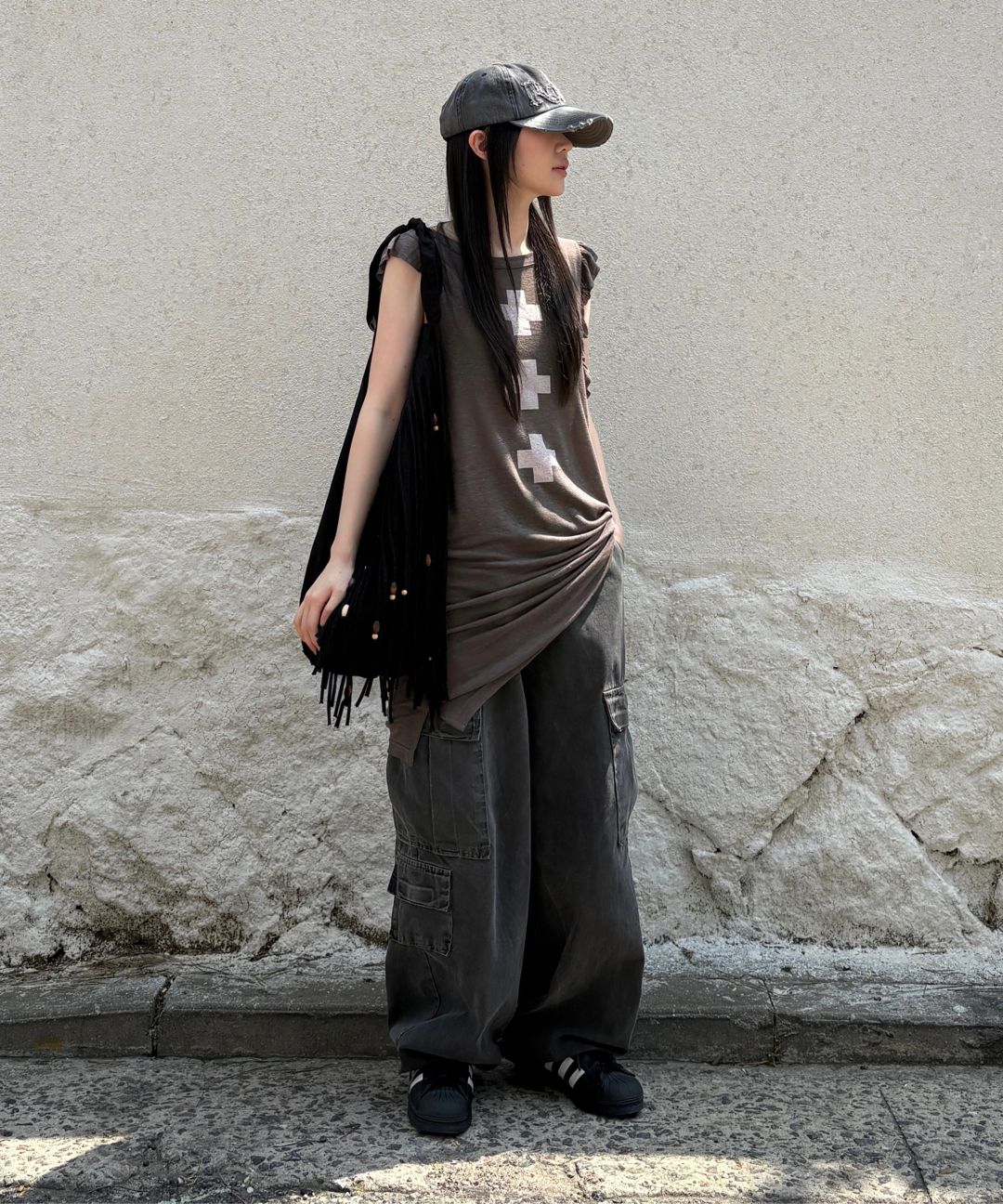 MUSINSA | SCULPTOR Shaggy Fringe Market Bag Black