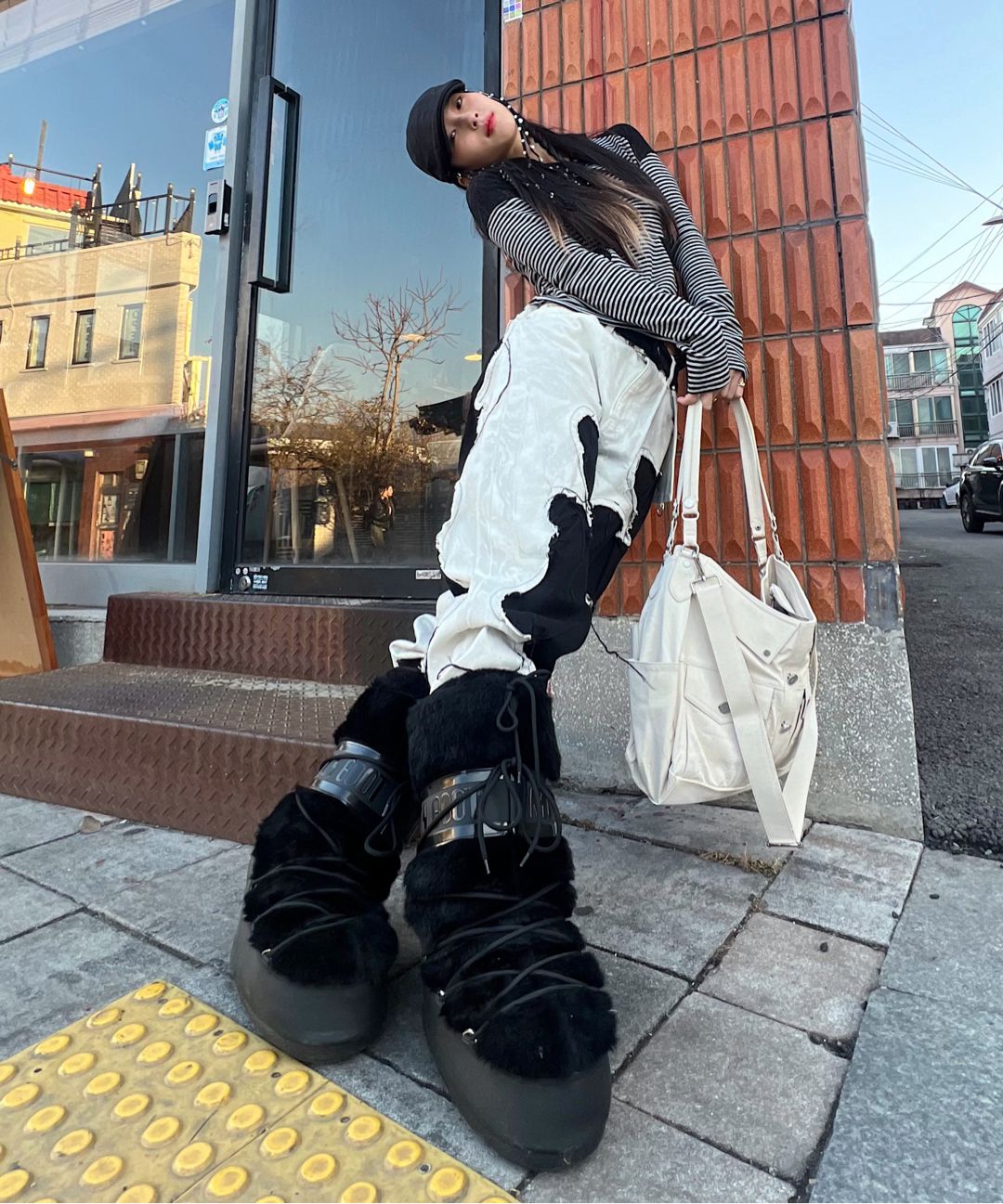 MUSINSA公式 | ILLIGO Illigo Trucker Tote Bag Black