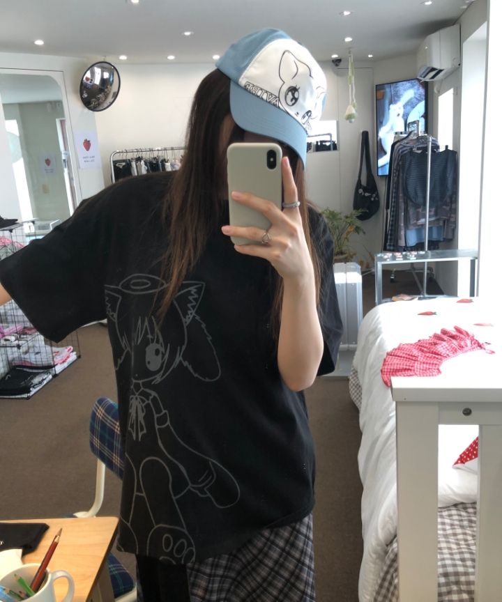 MUSINSA | ITZAVIBE CAT GIRL T SHIRT - BLACK