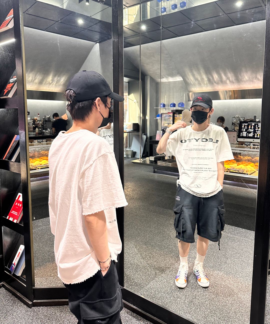 MUSINSA | LECYTO Destroyed Oversized Logo T-Shirt_[White]