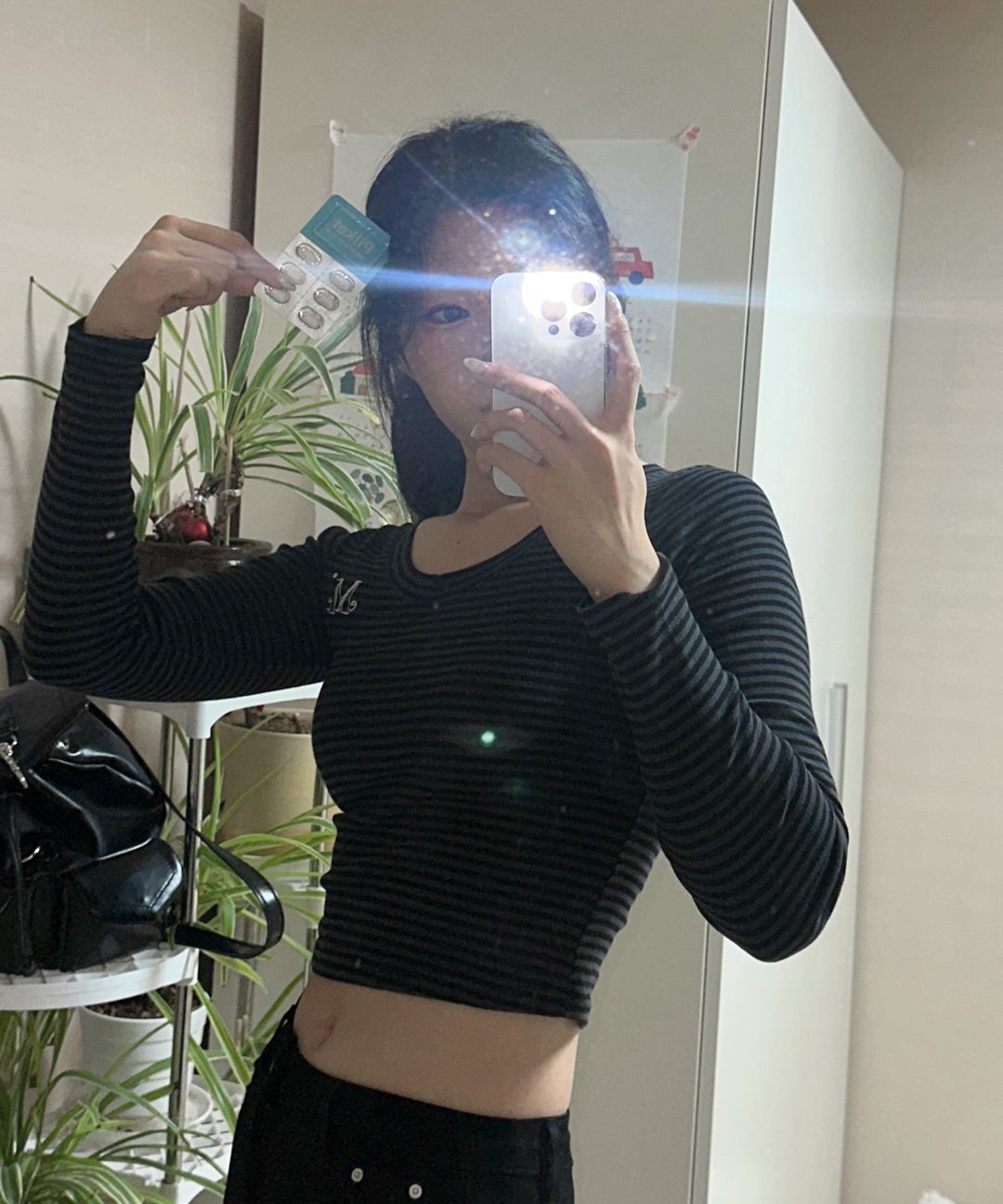 MUSINSA | MUCENT Emma V-neck Striped Long Sleeve T-shirt (2