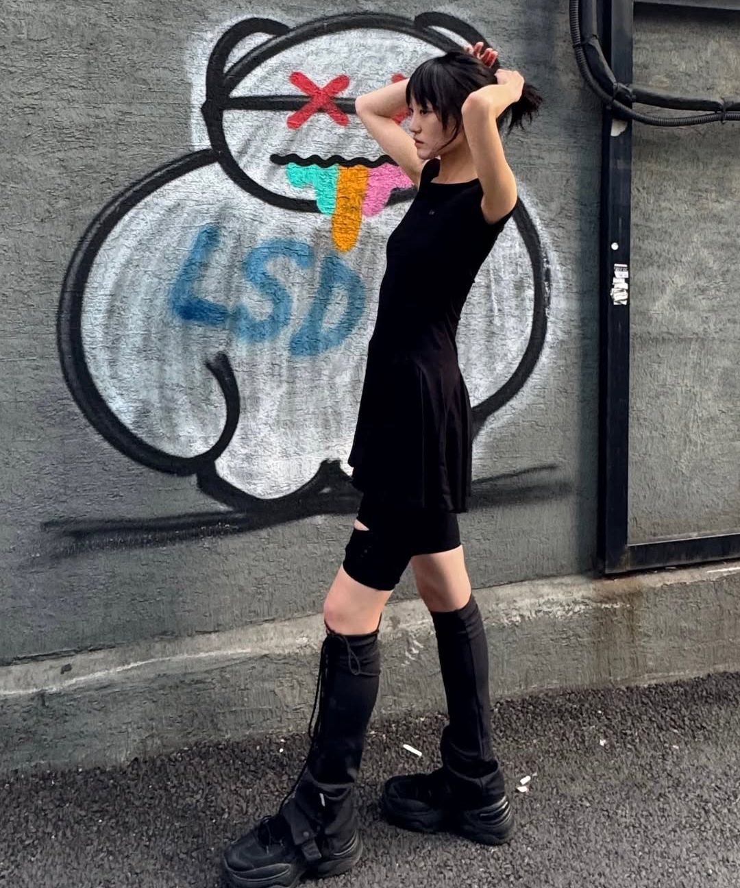 【OJOS】25ss Button Slit Leg Warmer MUSINSA | OJOS Button Slit Leg Warmer / Black