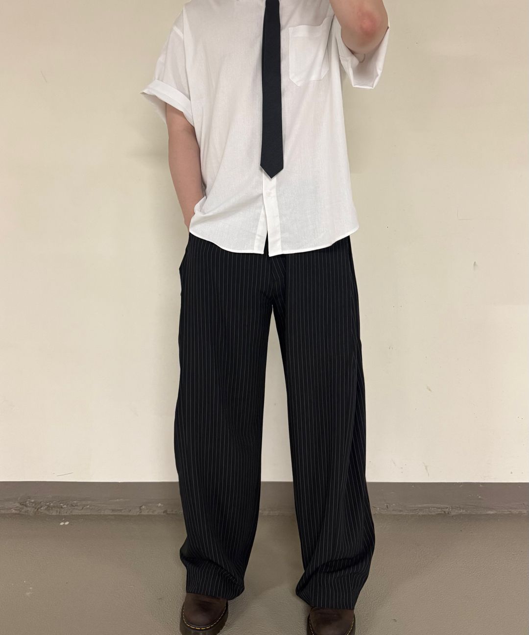 パンツ SIGNATURE Multi-tuck wide slacks black stripe 25SS2MTS-002 SIGNATURE Multi-tuck wide slacks black stripe 25SS2MTS-002