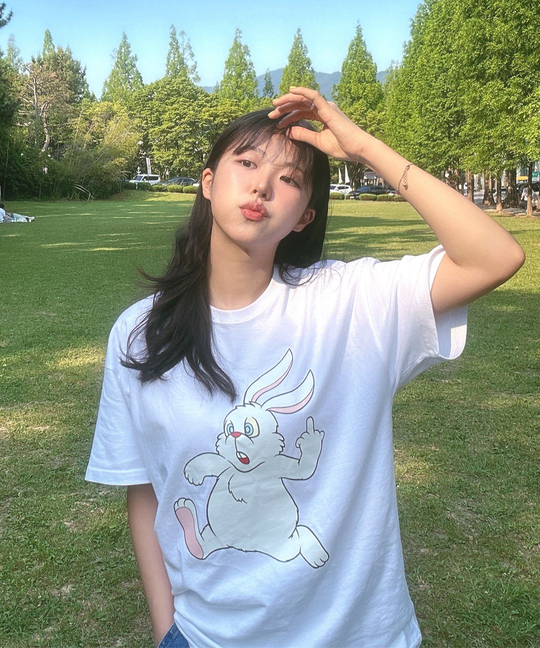 Tシャツ・カットソー LAUGHER Puck and Run Bunny White 3D T-Shirt White TS68 MUSINSA公式 | LAUGHER Puck and Run Bunny (White) T-Shirt - White