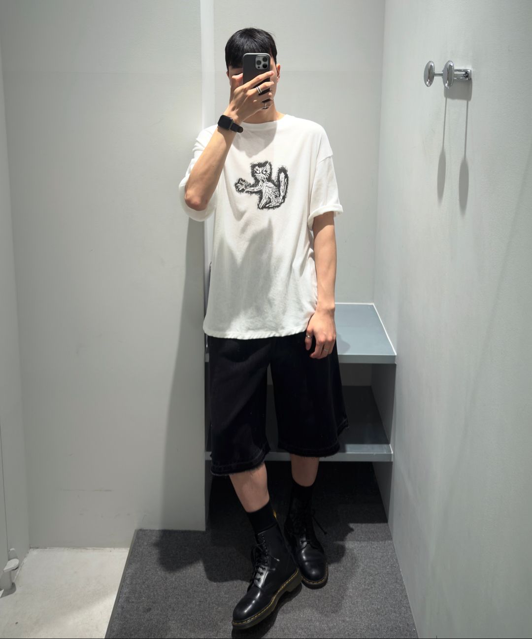 MUSINSA | INSILENCE CAT GRAPHIC SHEARED T-SHIRT OFF WHITE
