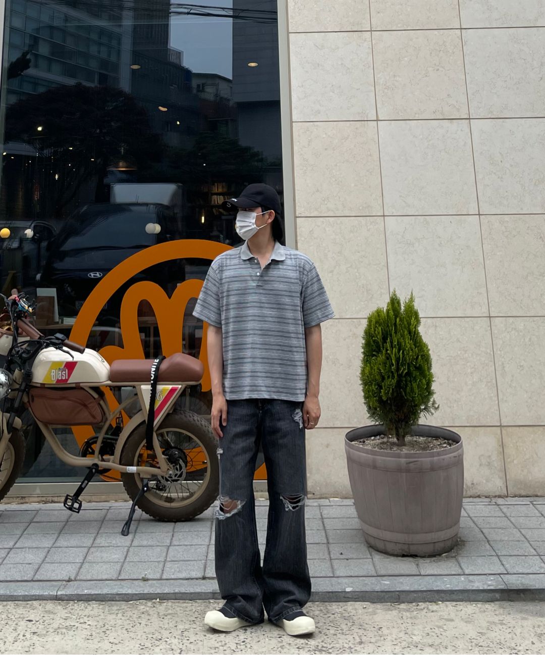 MUSINSA | DNSR Signature Destroyed Denim Pants Black