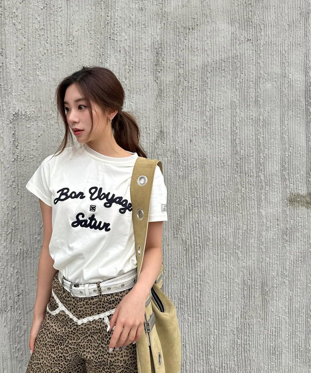 Tシャツ・カットソー SATUR Setter Logo Embroidered Voyage Short Sleeve T-Shirt Fi MUSINSA | SATUR Setter logo embroidered voyage short sleeve