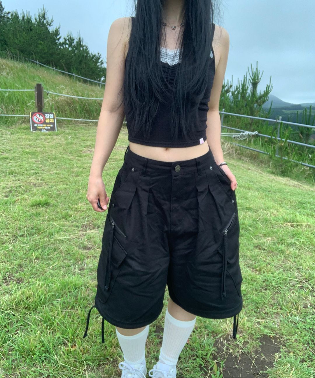 パンツ FANCY CLUB CARGO LETTERING BERMUDA PANTS Cargo Lettering Bermuda Pants (Black) F25QD889 - FANCY CLUB