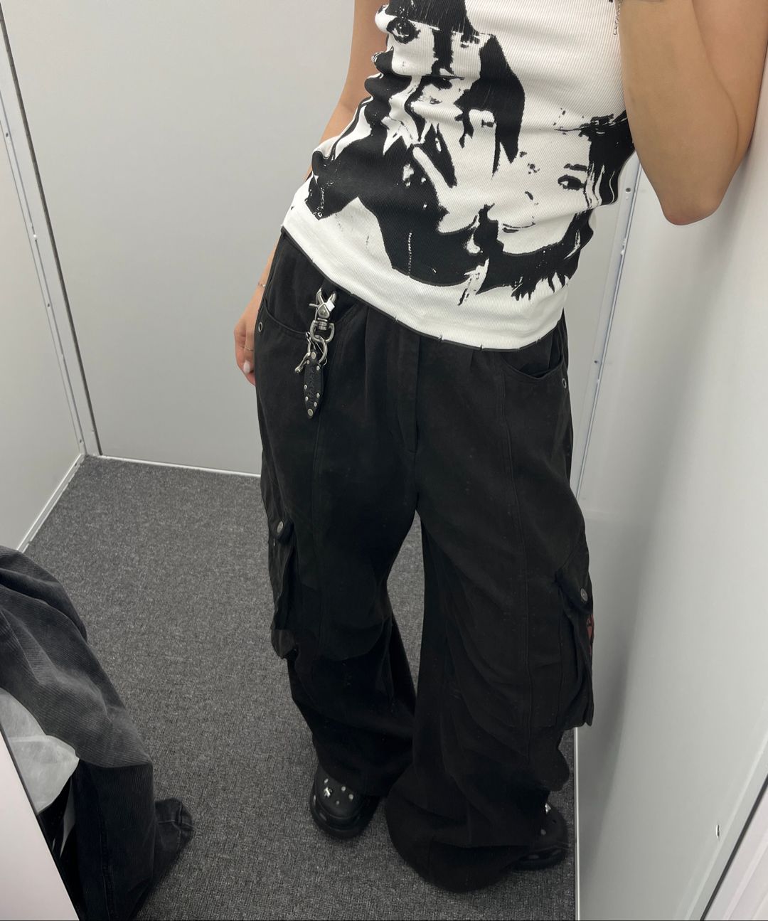 ★AAKAM★ 98 Knee Pin-Tuck Contrast Cargo Pants MUSINSA | AAKAM 98 Knee Pin-Tuck Contrast Cargo Pants (Beige)