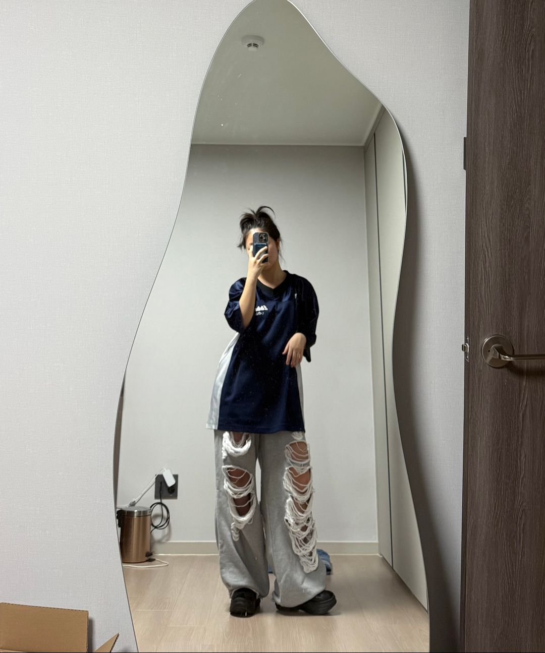 韓国商品/TREMING BIRD Scratch Damage Denim Pants TREEMINGBIRD] Scratch Damage Denim Pants [ Black ] 正規品