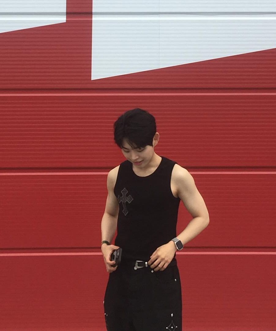 MUSINSA公式 | AAKAM AKM CROS2 Sleeveless (Black)