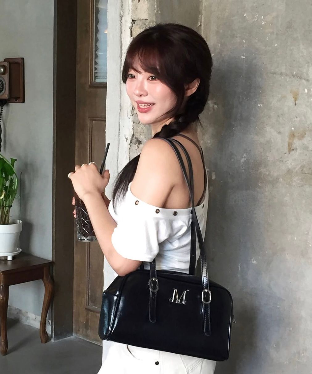 【MUCENT】LUIN L LOGO BAGUETTE BAG★25SS★ MUSINSA | MUCENT Ruin Metal Logo Baguette Bag Unisex
